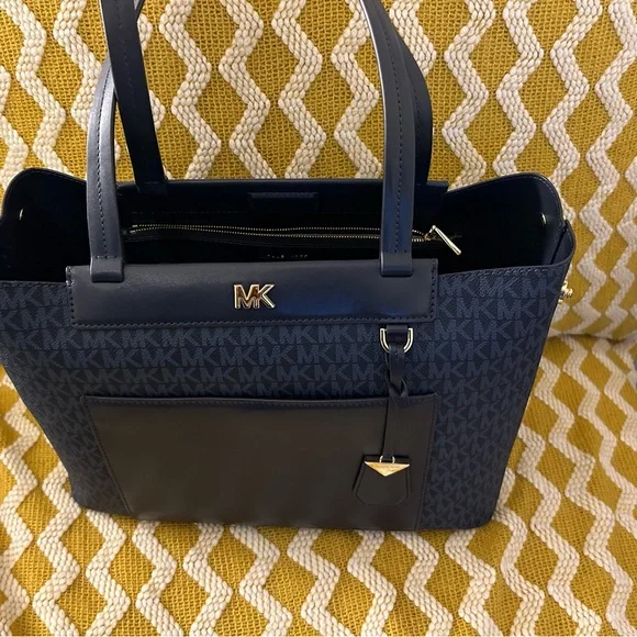 MK (MICHAEL KORS) bag - Picture 9 of 10